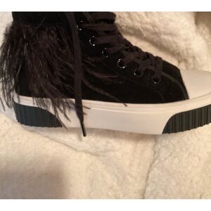 Lovely🤩 MK Micheal Kors Ostrich feather trim  sneaker
